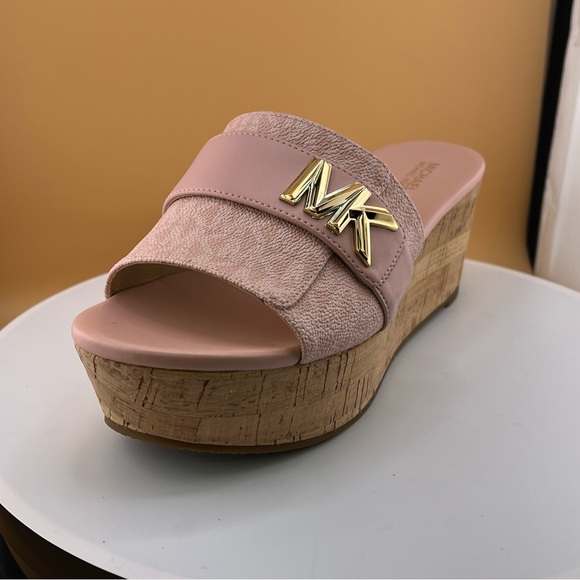 MICHAEL Michael Kors Jilly Platform
Slide - Pink - Picture 1 of 14